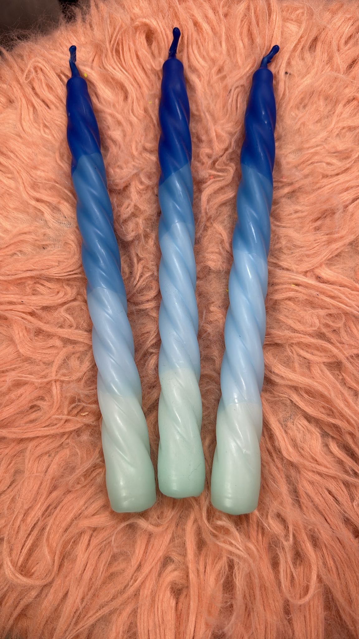 Neonkerzen gedippt - Twist Shades of Blueberry