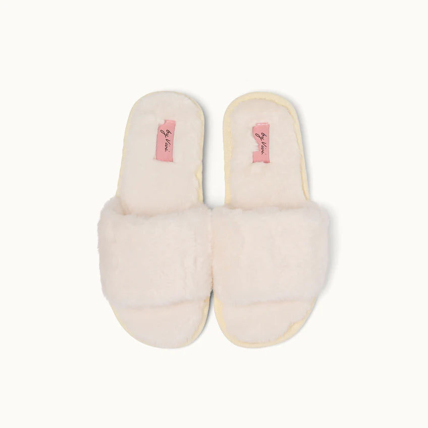 Slipper - flauschig weiß
